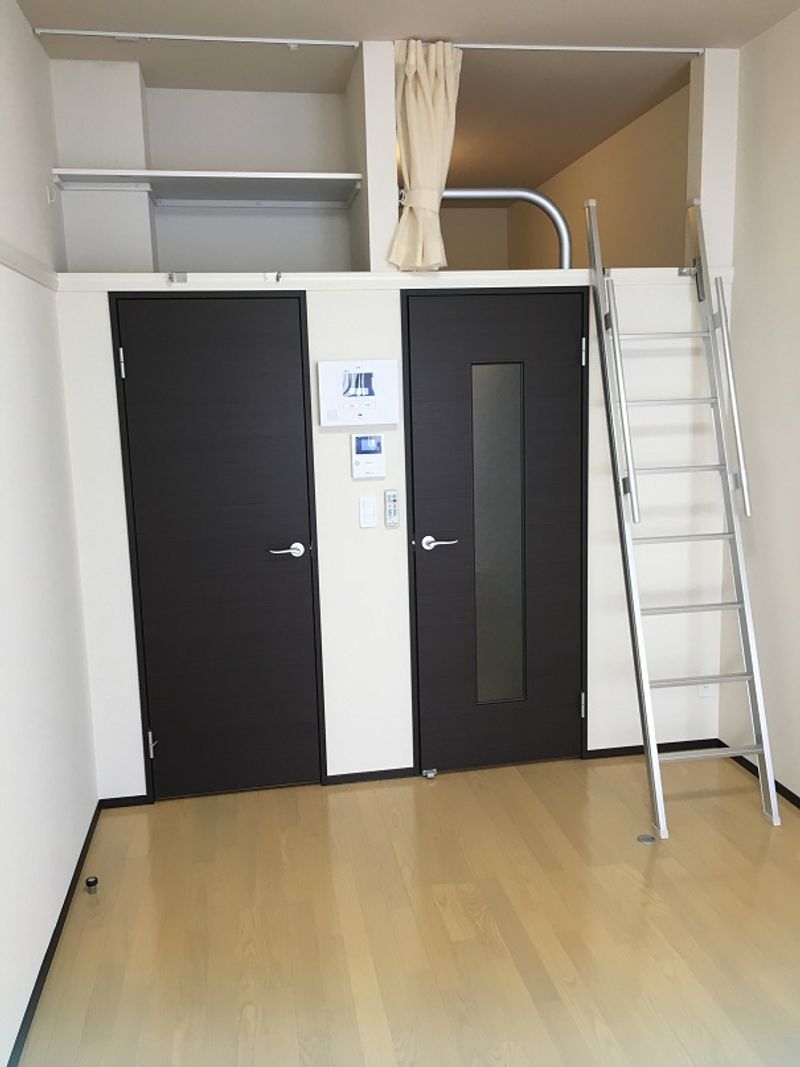 CLEINO Dwell Okubo A Living room