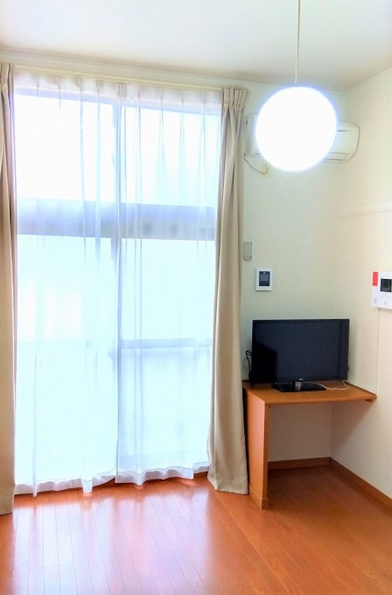 レオパレスオークアベニュー 居間