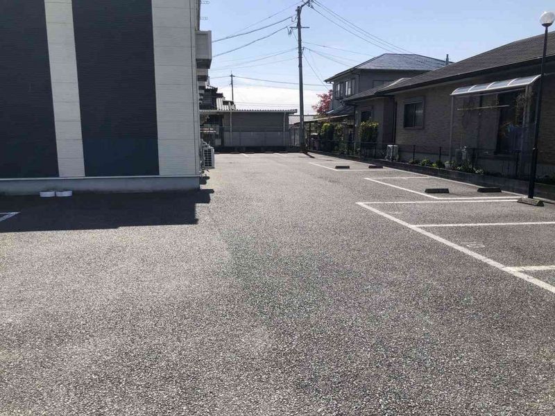 レオネクストリバーサイド野中Ⅱ 駐車場