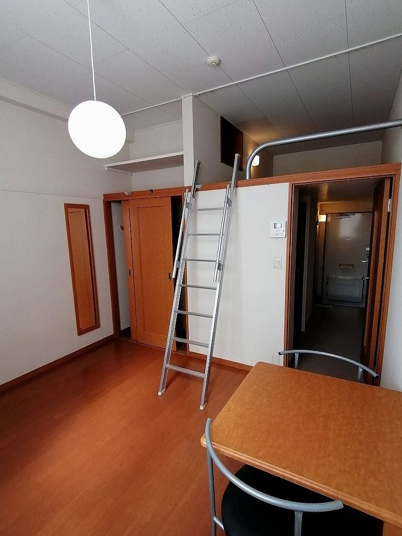 レオパレス大麻新町 居間