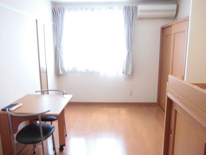 レオパレスフェリーチェ 居間