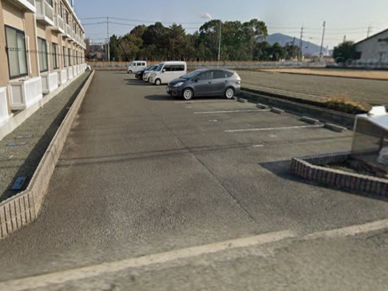 レオパレスエスペランサ 駐車場