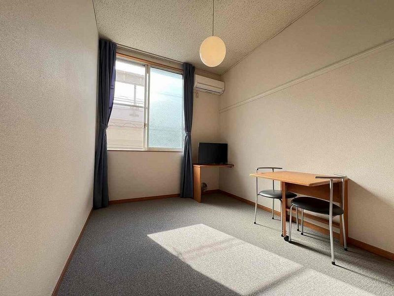 レオパレスＦＲＯＮＴＩＥＲ 居間