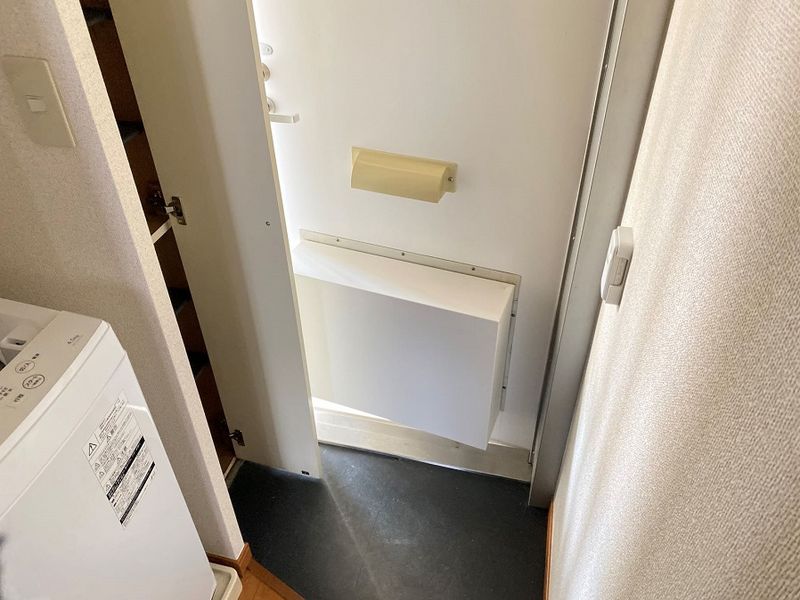 レオパレスアネックス 玄関