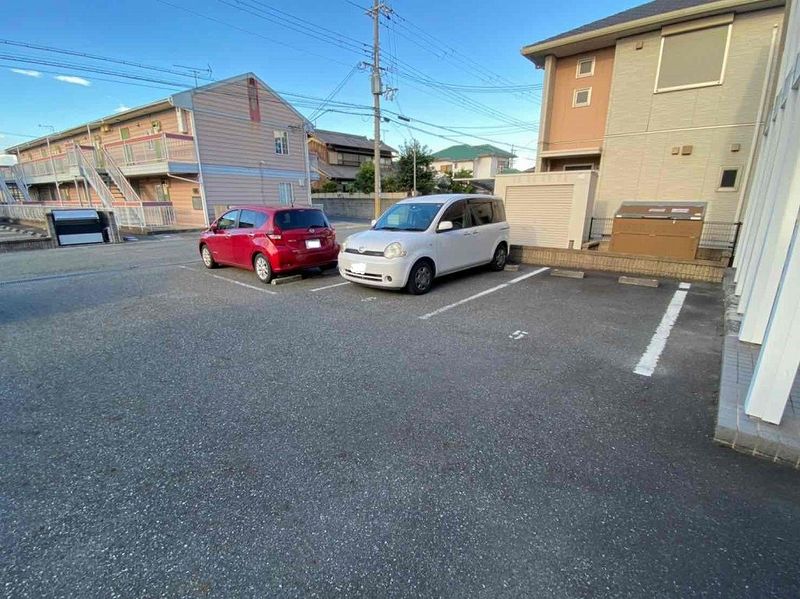 レオパレスＭＩＮＡＭＩＹＡＭＡ 駐車場