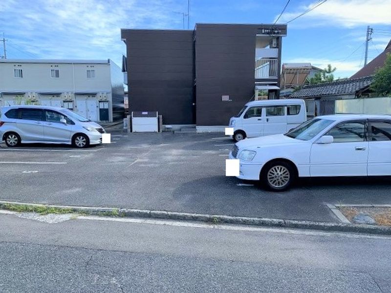 レオパレス愛和Ⅰ 駐車場