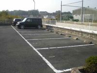 レオパレスわかみや 駐車場