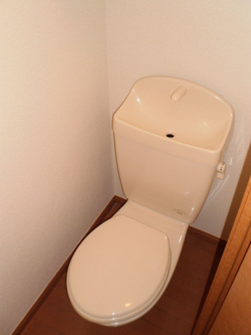 レオパレスＣＥＲＥＺＯ　Ｉ トイレ