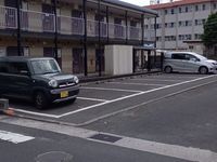 レオパレスエテルナ 駐車場