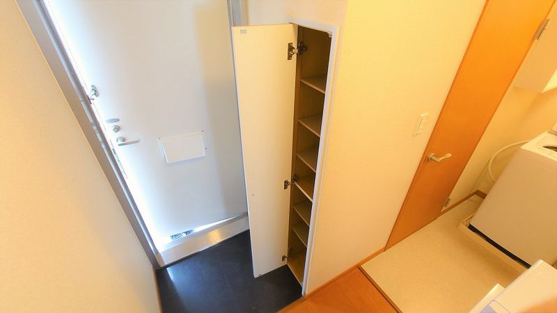 レオパレス上赤砂 玄関