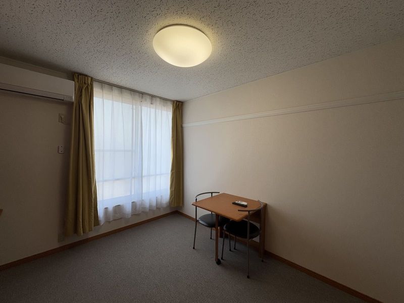 レオパレス若宮北 居間