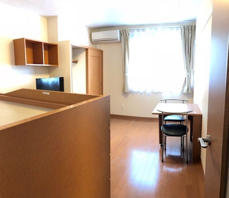 レオパレスナイス　ステイ 居間