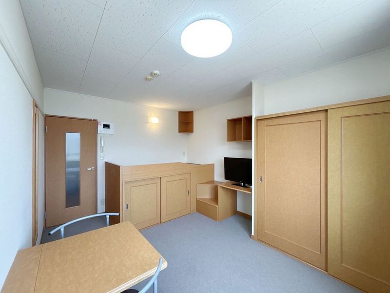 レオパレス鈴木第２ 居間