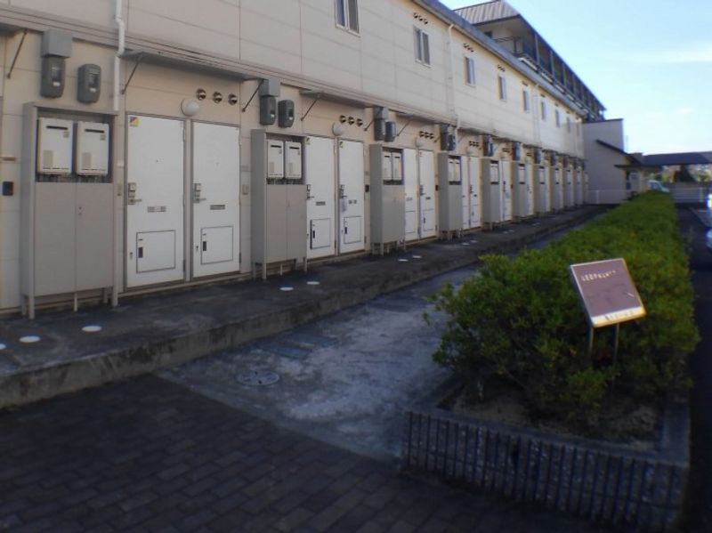 レオパレスルミエールⅡ エントランス