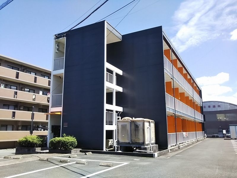 レオパレスオアシス 外観