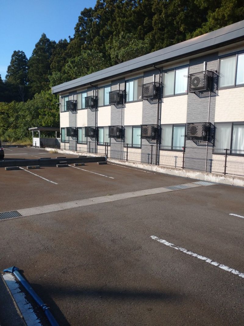 レオパレスベガ 駐車場