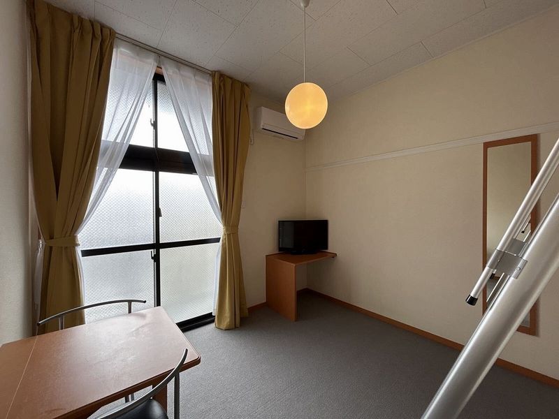 レオパレスＭＡＲＵＴＡＫＡ 居間
