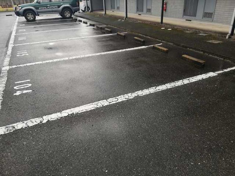 レオパレスサンシャインⅡ 駐車場