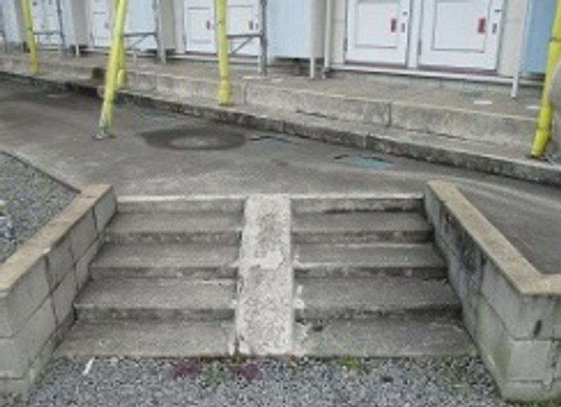 レオパレスフォレストⅡ エントランス