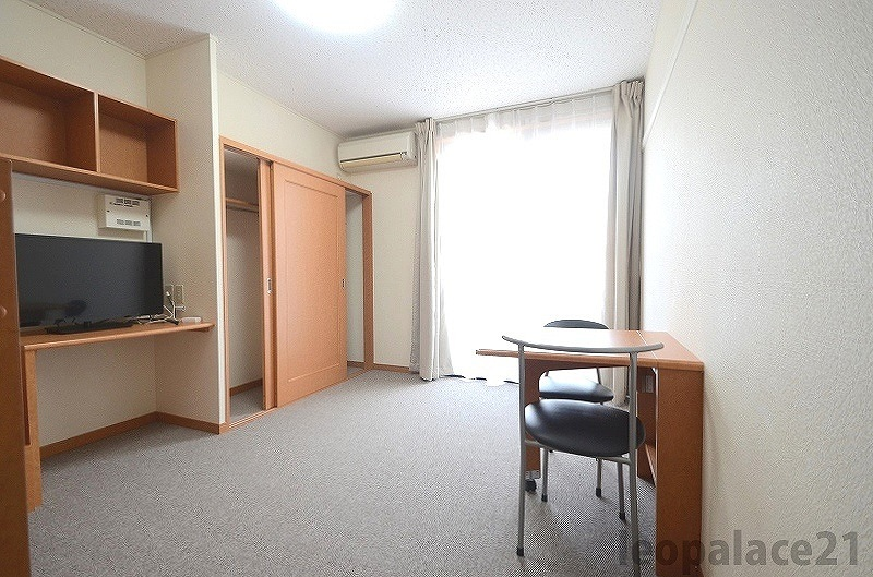 レオパレスマリポサ 寝室