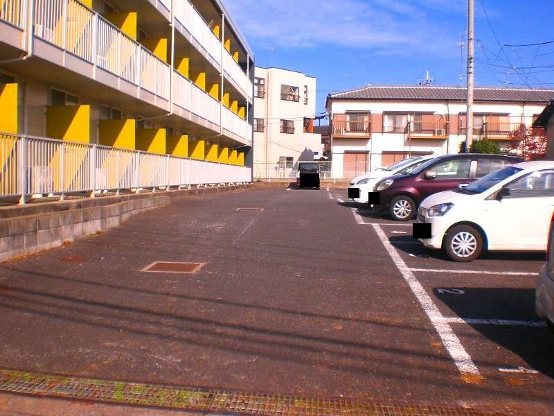 レオパレスベルエポック 駐車場