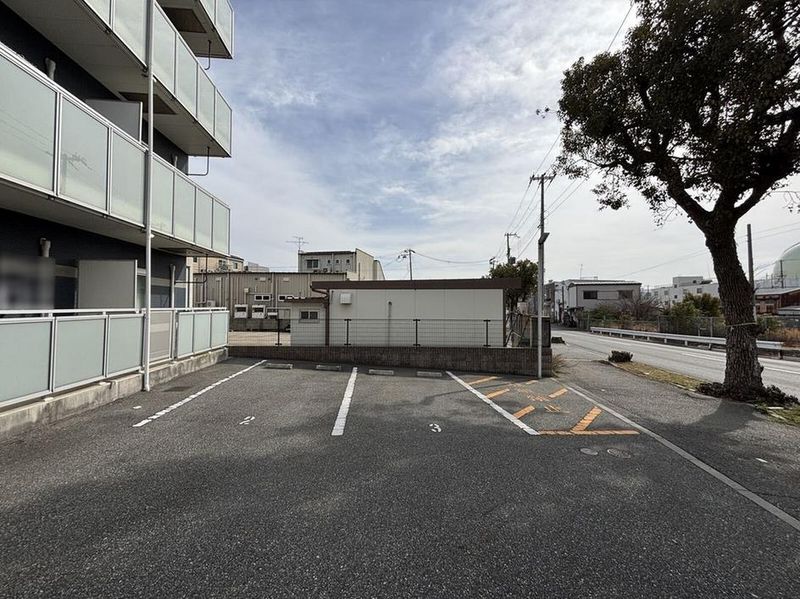 レオネクスト苅藻Ⅱ 駐車場