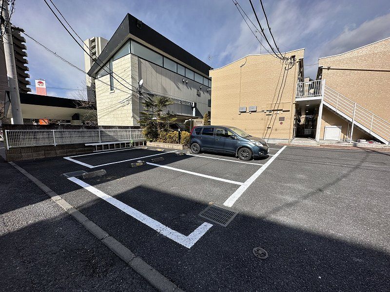 レオパレスさくら 駐車場