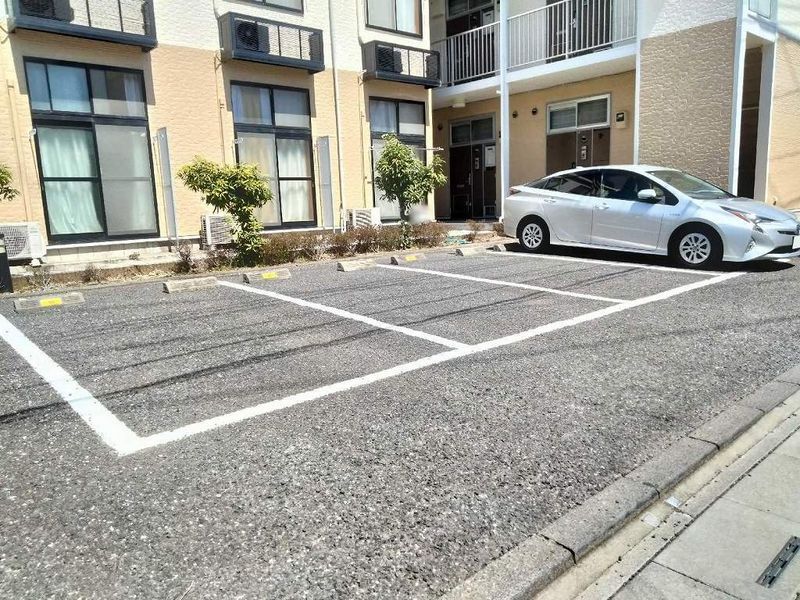 レオパレスサンパーク　２６番 駐車場