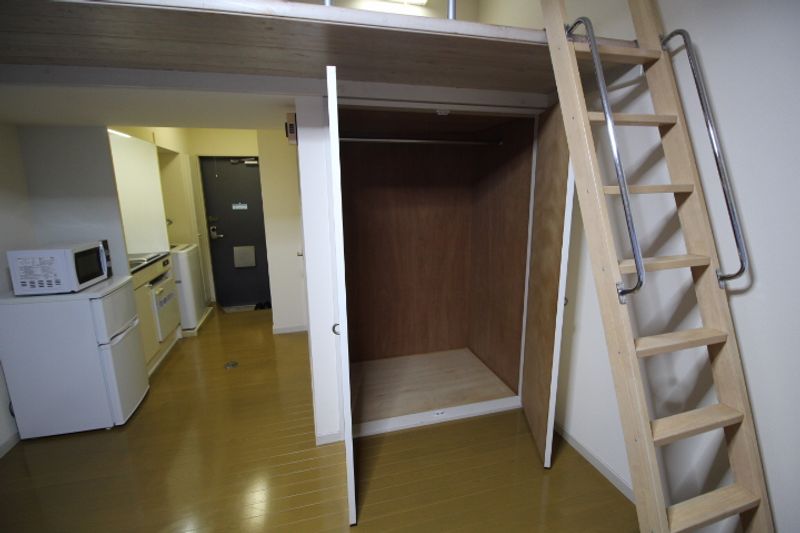 レオパレスシャルム 収納