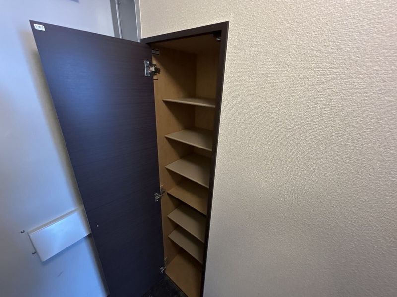 LEONEXT Les Marnies 기타