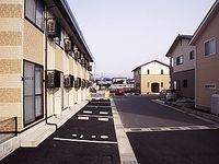 レオパレス津ノ井西 駐車場
