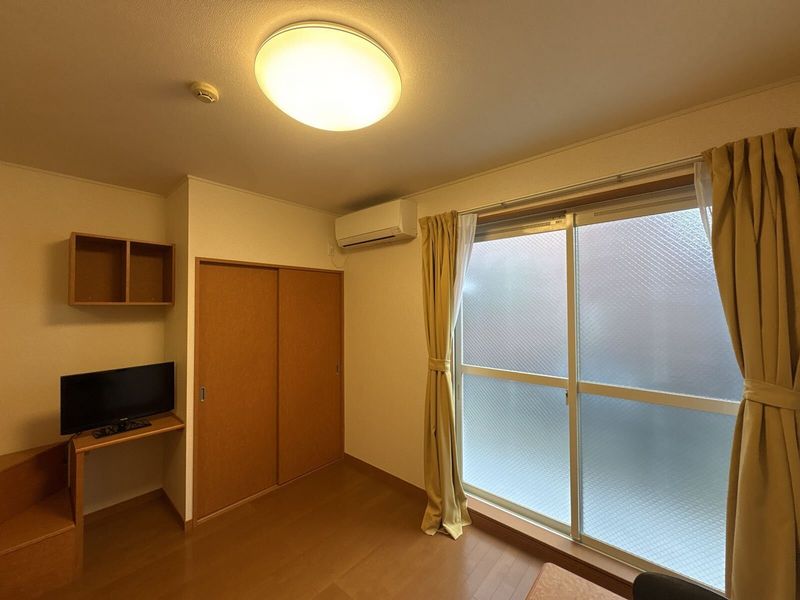 レオパレスムツミハイツ東大宮 居間