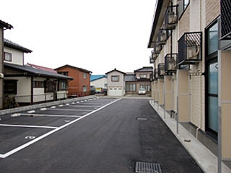 レオパレスＥＲ 駐車場