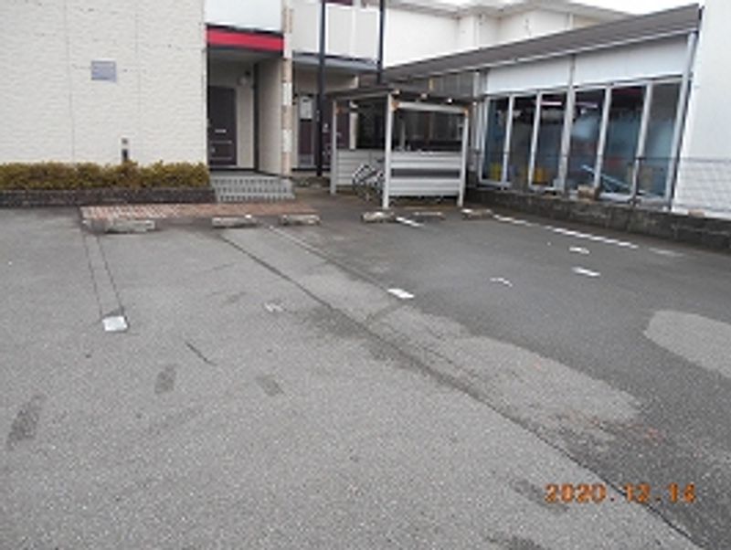 レオパレスＢＵＮＲＯＫＵ 駐車場
