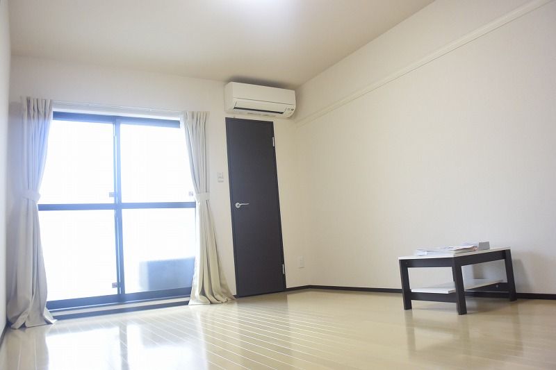 レオネクスト宝 居間