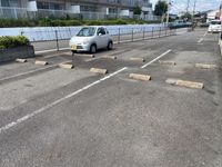 レオパレスポラリス 駐車場