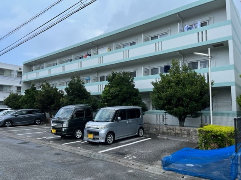 レオパレスシーサー館 駐車場