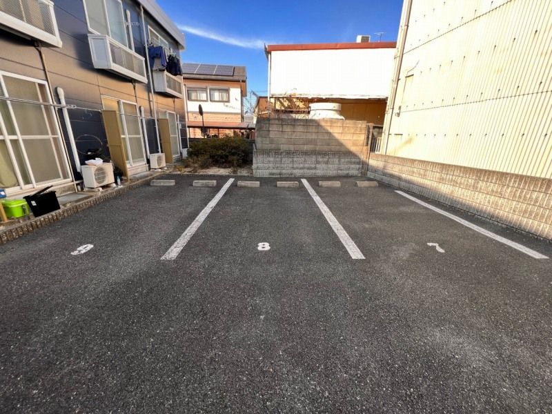 レオパレスサンガ 駐車場