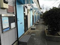 レオパレスアゼリア エントランス