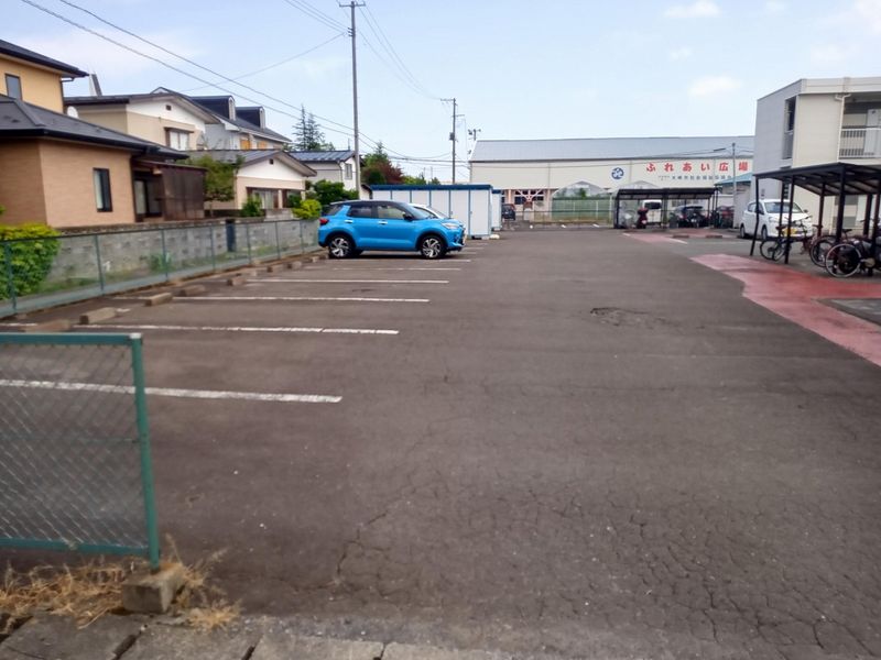 レオパレスＴＯＫＵＷＡⅠ 駐車場