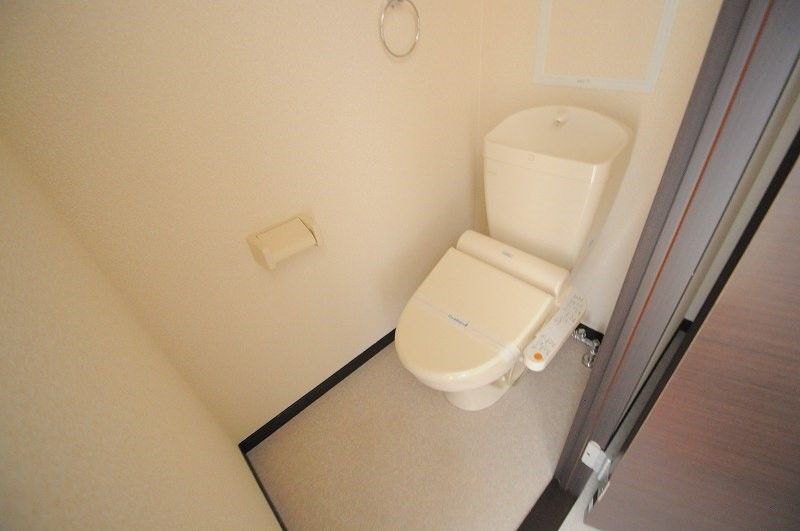 LEONEXT Comfortie Mikuni Toilet