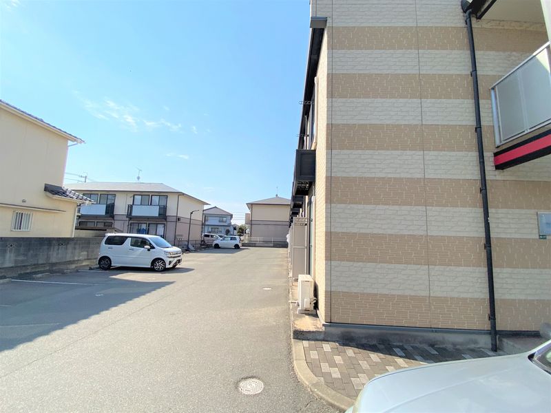 レオパレスグレース東福山 駐車場