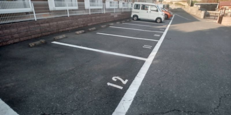 レオパレス枝光台 駐車場