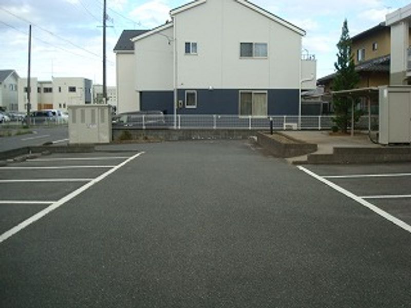 レオパレスＣＩＥＬ 駐車場