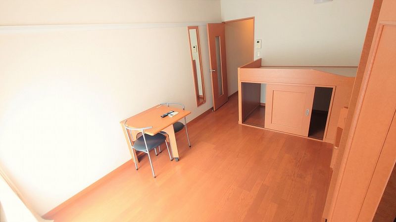 レオパレス久保 居間