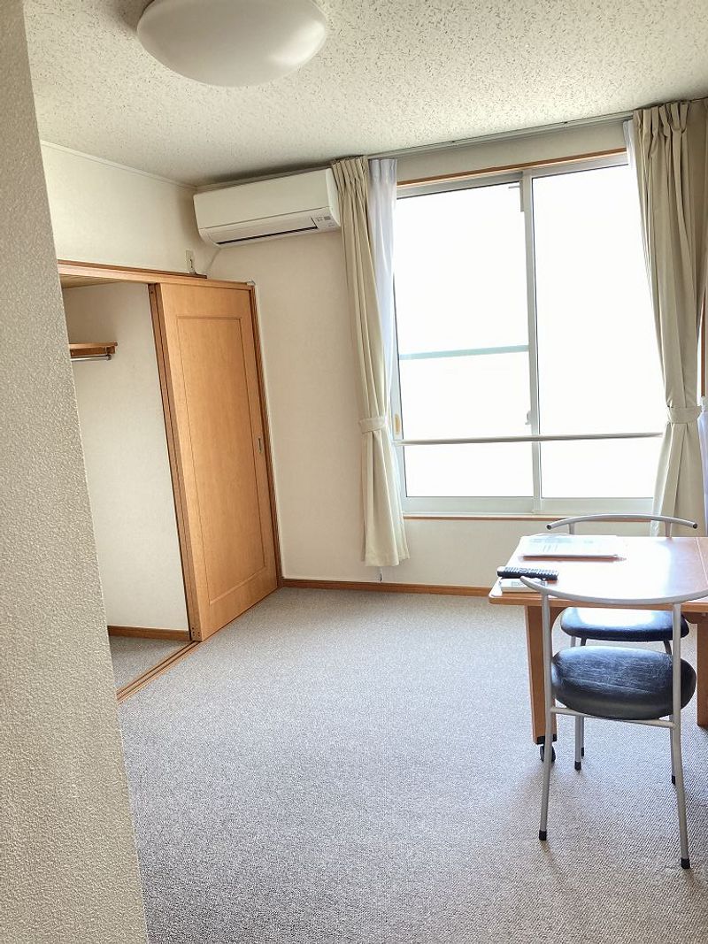 レオパレスルミエール 居間