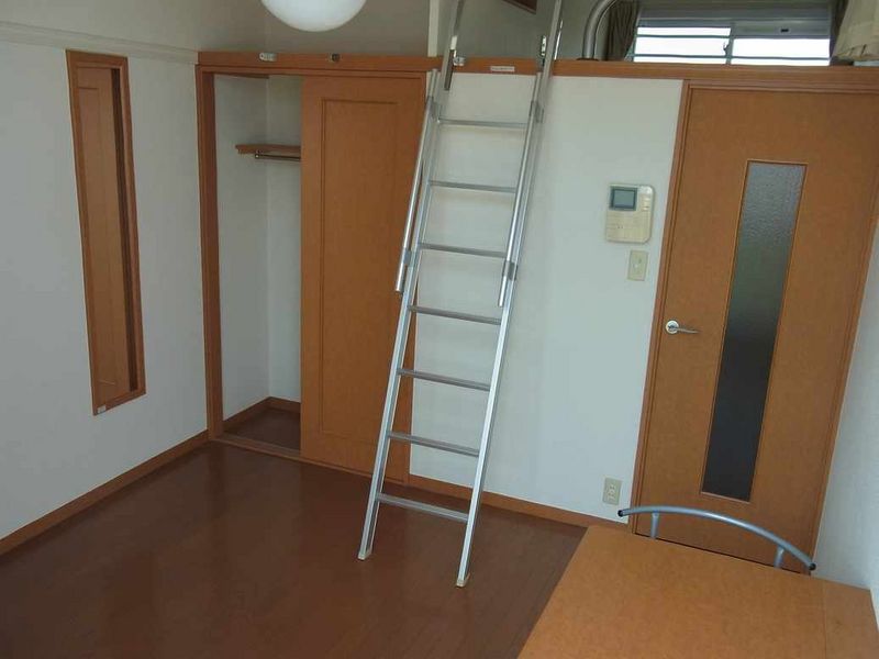 レオパレスリーセント．スペース 居間
