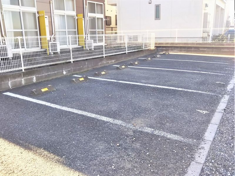 レオパレスガーデン 駐車場