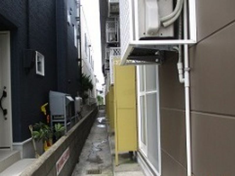 レオパレス代官町 庭