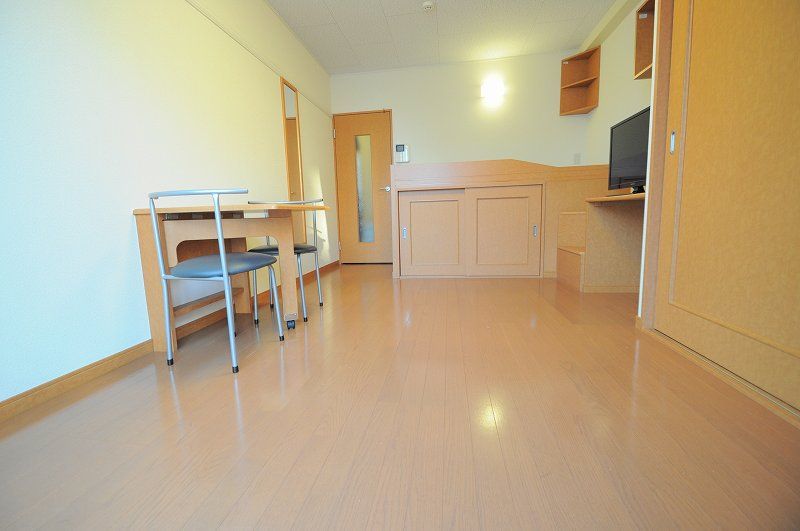 レオパレスピアチェーレ川口 居間